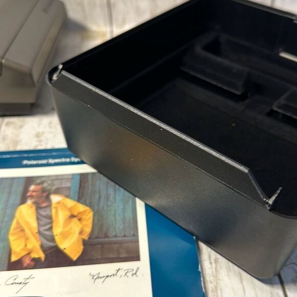 Polaroid Camera With Storage Case Spectra System User Manual - Picture 9 of 10